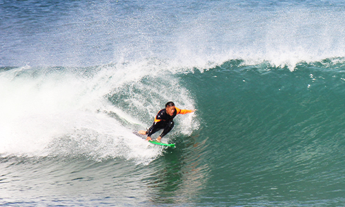 サーフィン中のライディング